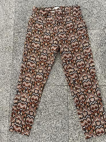 kom sa etiketom: SNIŽENO!! H&M ženske pantalone sa etno/geomtrijskim printom - at lalafo.rs — 1 kom sa etiketom: SNIŽENO!! H&M ženske pantalone sa etno/geomtrijskim printom - — 1