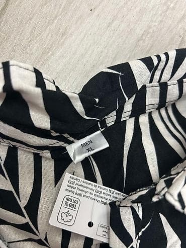 Muška košulja kratkih rukava, veličina XL. Crno-beli tropski print sa na lalafo.rs — 2 Muška košulja kratkih rukava, veličina XL. Crno-beli tropski print sa — 2