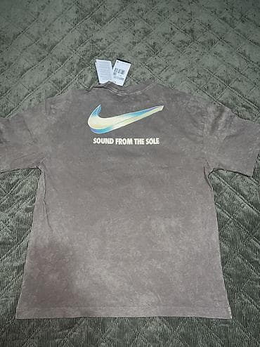 Personal Items: NIKE Oversized Graphic Tee vel. S NOVO
HF at lalafo.rs — 7 Personal Items: NIKE Oversized Graphic Tee vel. S NOVO
HF — 7