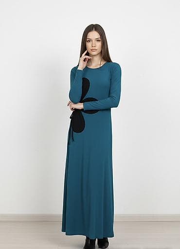 Kolekcija ženske garderobe – tri modela 1) Duga haljina u petrolej na lalafo.rs — 1 Kolekcija ženske garderobe – tri modela 1) Duga haljina u petrolej — 1