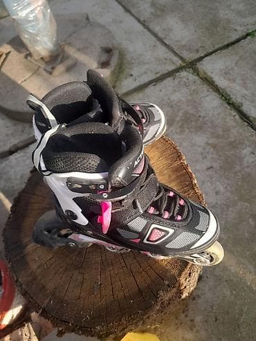 Polovni dečiji roleri, podesivi, u dobrom stanju. Vel. 29-32 na lalafo.rs Polovni dečiji roleri, podesivi, u dobrom stanju. Vel. 29-32