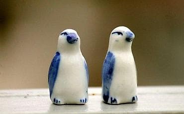 Dve minijaturne porcelanske KOBALT figurine PINGVINA. KOBALT. Delft na lalafo.rs — 3 Dve minijaturne porcelanske KOBALT figurine PINGVINA. KOBALT. Delft — 3