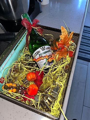 Poklon set – jesenja korpa sa vinom - Elegantno aranžirana poklon na lalafo.rs — 1 Poklon set – jesenja korpa sa vinom - Elegantno aranžirana poklon — 1