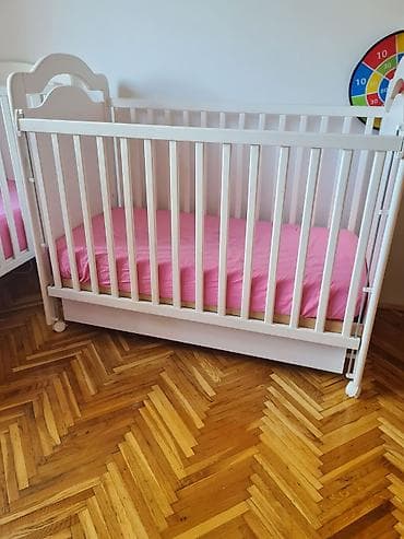 Cradles: Drveni krevetac za bebu, bela boja, sa ogradicom na rešetke i urednim at lalafo.rs — 1 Cradles: Drveni krevetac za bebu, bela boja, sa ogradicom na rešetke i urednim — 1
