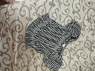 Ženska kratka bluza sa prugama - Model: kratka crop bluza sa širokim na lalafo.rs Ženska kratka bluza sa prugama - Model: kratka crop bluza sa širokim