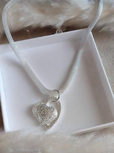 Necklaces: Ogrlica s priveskom zig 925 at lalafo.rs — 2 Necklaces: Ogrlica s priveskom zig 925 — 2