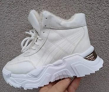 Zimske patike/gležnjače sa krznom – modeli u crnoj i beloj boji vel 40 na lalafo.rs — 2 Zimske patike/gležnjače sa krznom – modeli u crnoj i beloj boji vel 40 — 2