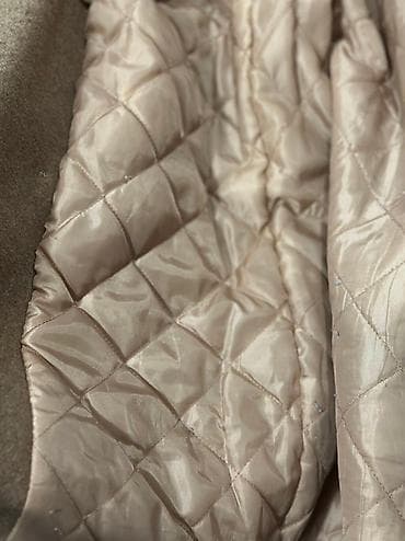 Ženski kaput u kamel boji, klasičnog kroja. - Dupli red dugmadi na lalafo.rs — 3 Ženski kaput u kamel boji, klasičnog kroja. - Dupli red dugmadi — 3