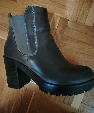 Gležnjače, 37 na lalafo.rs Gležnjače, 37