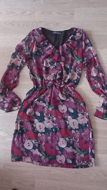 Shooter haljina S velicina prelepa,ima lastis u struku može I za M na lalafo.rs Shooter haljina S velicina prelepa,ima lastis u struku može I za M