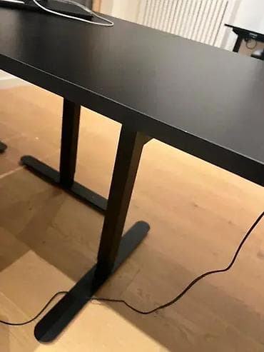 Furniture: Stolovi crni elektro podesivi Prodajem očuvane, novije podesive at lalafo.rs — 6 Furniture: Stolovi crni elektro podesivi Prodajem očuvane, novije podesive — 6
