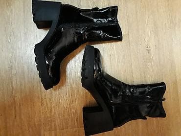 Crne ženske čizme (Gazište 27)sa blok petom i izraženim krampon đonom na lalafo.rs — 9 Crne ženske čizme (Gazište 27)sa blok petom i izraženim krampon đonom — 9