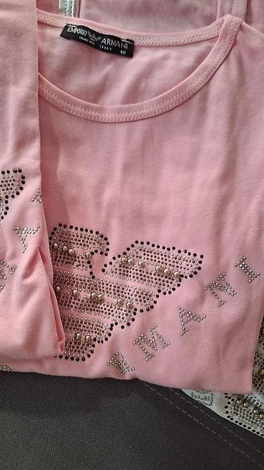 Personal Items: Emporio Armani ženske majice s dugim rukavima Vel.-roze:10,11; bela:8; at lalafo.rs — 4 Personal Items: Emporio Armani ženske majice s dugim rukavima Vel.-roze:10,11; bela:8; — 4
