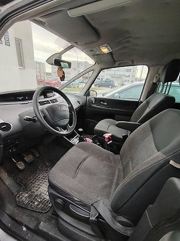 Transport: Reno espejs minivan 2010g 2.0 reg do 8.2025g PREVOD at lalafo.rs — 8 Transport: Reno espejs minivan 2010g 2.0 reg do 8.2025g PREVOD — 8