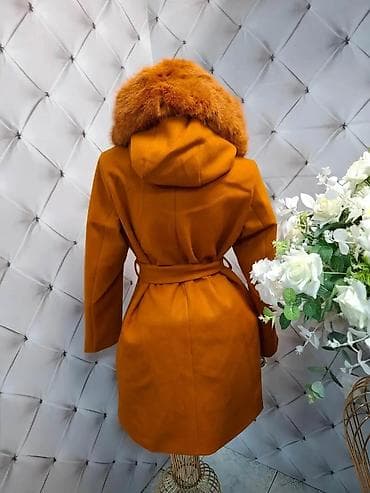 Ženski zimski kaput sa kapuljačom i krznom - Boja: intenzivna na lalafo.rs — 2 Ženski zimski kaput sa kapuljačom i krznom - Boja: intenzivna — 2