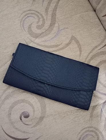 Pismo tasna teget boje bez kaisa kao nova na lalafo.rs Pismo tasna teget boje bez kaisa kao nova