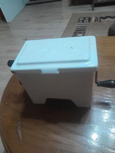 Metalna ručna mašina za pravljenje sarmi/rolnica - Kompaktna na lalafo.rs — 1 Metalna ručna mašina za pravljenje sarmi/rolnica - Kompaktna — 1