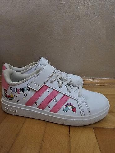 Adidas dečije patike sa Disney motivima. Broj 34. Veoma malo nošene i na lalafo.rs Adidas dečije patike sa Disney motivima. Broj 34. Veoma malo nošene i