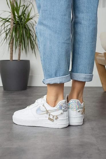 Broj 36-40
Cena 3500 din at lalafo.rs — 4 Broj 36-40
Cena 3500 din — 4