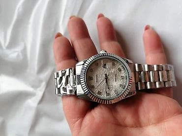 Ženski ručni satovi – elegantni modeli sa metalnim narukvicama - na lalafo.rs — 4 Ženski ručni satovi – elegantni modeli sa metalnim narukvicama - — 4