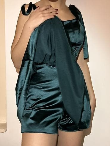 dve suknje po: NOVA saten sorts-haljina 2-u-1 u smaragdno zelenoj boji. Nova sa na lalafo.rs — 2 dve suknje po: NOVA saten sorts-haljina 2-u-1 u smaragdno zelenoj boji. Nova sa — 2