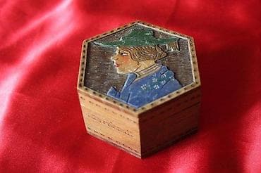 cepaci za drva: STARA RUČNO REZBARENA DRVENA ŠATULA IZ DRUGOG SVETSKOG RATA | Stara na lalafo.rs — 5 cepaci za drva: STARA RUČNO REZBARENA DRVENA ŠATULA IZ DRUGOG SVETSKOG RATA | Stara — 5