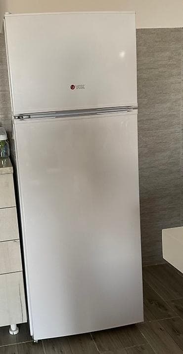 VOX frižider sa zamrzivačem gore – klasični dvokrilni model, bela na lalafo.rs — 1 VOX frižider sa zamrzivačem gore – klasični dvokrilni model, bela — 1