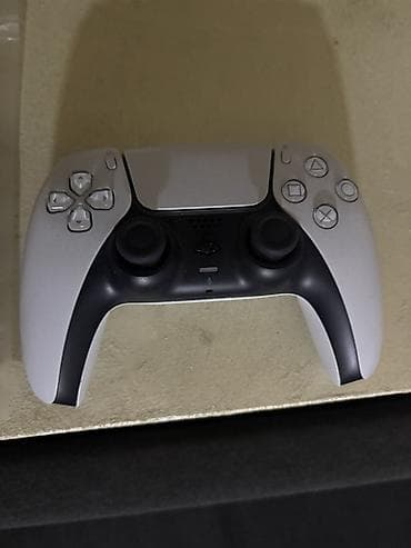 Sony PlayStation 5 (PS5) – konzola sa DualSense kontrolerom Sony 5 na lalafo.rs — 3 Sony PlayStation 5 (PS5) – konzola sa DualSense kontrolerom Sony 5 — 3