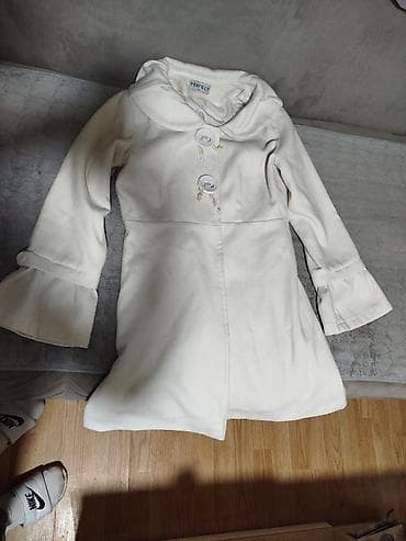 kozna jakna sa: Ženski kaput – krem/bele boje, brenda Perfect. - Kroj: A-linija na lalafo.rs — 2 kozna jakna sa: Ženski kaput – krem/bele boje, brenda Perfect. - Kroj: A-linija — 2