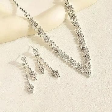 Elegantni set nakita – ogrlica i minđuše - Dizajn: V‑oblikovana na lalafo.rs — 2 Elegantni set nakita – ogrlica i minđuše - Dizajn: V‑oblikovana — 2