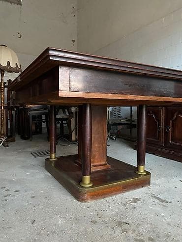 Furniture: Na prodaju trpezarijski set koji čine sto i 6 stolica. Sto je izrađen at lalafo.rs — 1 Furniture: Na prodaju trpezarijski set koji čine sto i 6 stolica. Sto je izrađen — 1