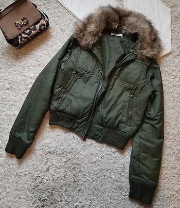 ZARA zelena jakna sa krznom u velicini M. Perfektno stanje ☆ at lalafo.rs — 2 ZARA zelena jakna sa krznom u velicini M. Perfektno stanje ☆ — 2