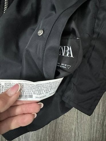 Predobra Zarina jakna sa dva lica za muškarce, kao nova, L veličine na lalafo.rs — 4 Predobra Zarina jakna sa dva lica za muškarce, kao nova, L veličine — 4