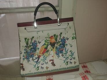 Elegantna ženska torba sa motivom tropskih ptica - Model na lalafo.rs Elegantna ženska torba sa motivom tropskih ptica - Model