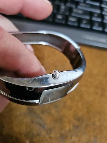 Pocket watches: Metalni ženski ručni sat – narukvica, kvadratno kućište Sat je potpuno at lalafo.rs — 2 Pocket watches: Metalni ženski ručni sat – narukvica, kvadratno kućište Sat je potpuno — 2