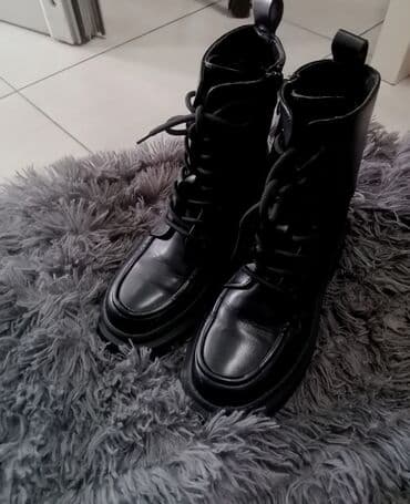 Gležnjače, 38 na lalafo.rs Gležnjače, 38