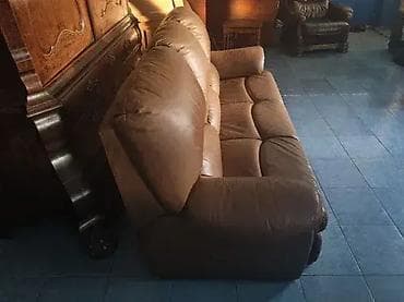 cista koza broj: Prelep trosed u odlicnom stanju kao nov. Prava koza at lalafo.rs — 4 cista koza broj: Prelep trosed u odlicnom stanju kao nov. Prava koza — 4