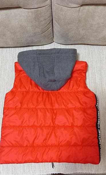 Dečiji prsluk LC Waikiki u jarko crvenoj boji, idealan za prelazni na lalafo.rs — 3 Dečiji prsluk LC Waikiki u jarko crvenoj boji, idealan za prelazni — 3