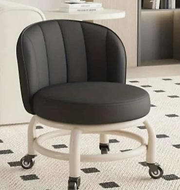 Kompaktna okretna fotelja na točkićima – moderan lounge dizajn - Tip na lalafo.rs — 3 Kompaktna okretna fotelja na točkićima – moderan lounge dizajn - Tip — 3