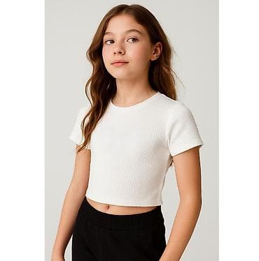 Beli ženski kratki top sa kratkim rukavima - Model: kratki top na lalafo.rs Beli ženski kratki top sa kratkim rukavima - Model: kratki top