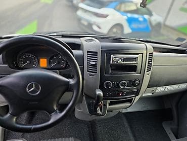 Transport: Mercedes-Benz Sprinter – putnički kombi visokog krova - Karoserija at lalafo.rs — 7 Transport: Mercedes-Benz Sprinter – putnički kombi visokog krova - Karoserija — 7