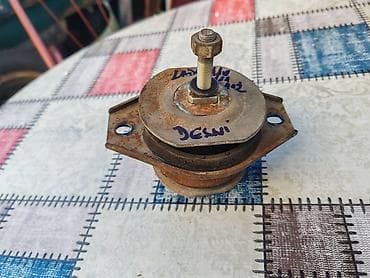 Transport: Nosac motora desni Lada 110. Polovno, ocuvano. Ruske proizvodnje at lalafo.rs — 1 Transport: Nosac motora desni Lada 110. Polovno, ocuvano. Ruske proizvodnje — 1