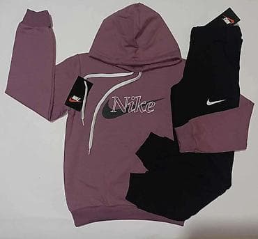 Nike trenerka komplet – dukser s kapuljačom + donji deo - Model na lalafo.rs Nike trenerka komplet – dukser s kapuljačom + donji deo - Model