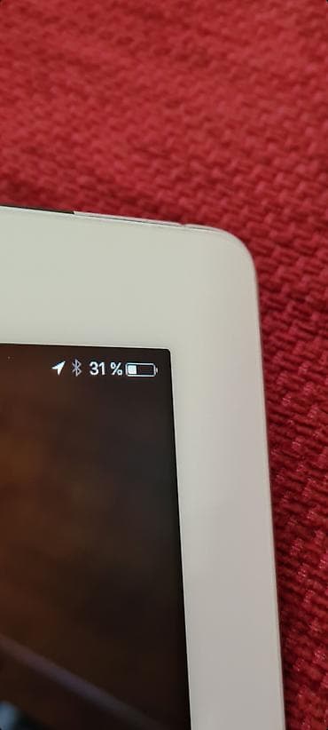 ★ Na prodaju sivo beli Apple iPad 2 Model : A1396 Memorija: 32GB na lalafo.rs — 4 ★ Na prodaju sivo beli Apple iPad 2 Model : A1396 Memorija: 32GB — 4