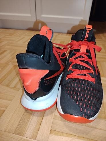Nike LeBron Witness 5 košarkaške patike UG 28cm KAO NOVE! - Model na lalafo.rs — 4 Nike LeBron Witness 5 košarkaške patike UG 28cm KAO NOVE! - Model — 4