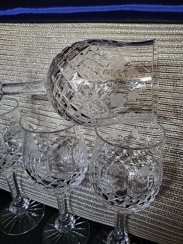 Home & Garden: Case kristal,gravura za vino 80te.god. Masivne case kristal za vino at lalafo.rs — 6 Home & Garden: Case kristal,gravura za vino 80te.god. Masivne case kristal za vino — 6