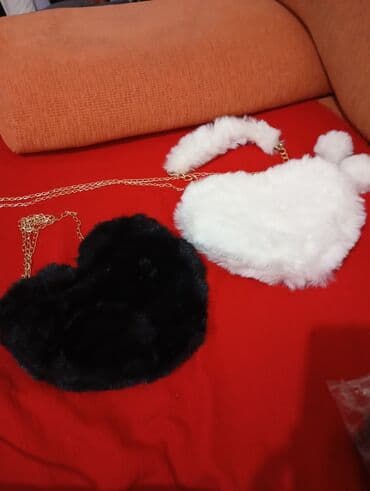 Plišana torbica u obliku srca - Model: srce, mekani veštački krzneni na lalafo.rs Plišana torbica u obliku srca - Model: srce, mekani veštački krzneni