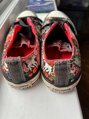 Trainers: Converse Chuck Taylor All Star patike – šareni grafiti print - Model at lalafo.rs — 2 Trainers: Converse Chuck Taylor All Star patike – šareni grafiti print - Model — 2