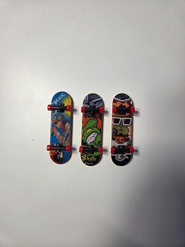 Mali skejtbord - fingerboards Mali skejtbord - fingerboards Igračka na lalafo.rs — 1 Mali skejtbord - fingerboards Mali skejtbord - fingerboards Igračka — 1