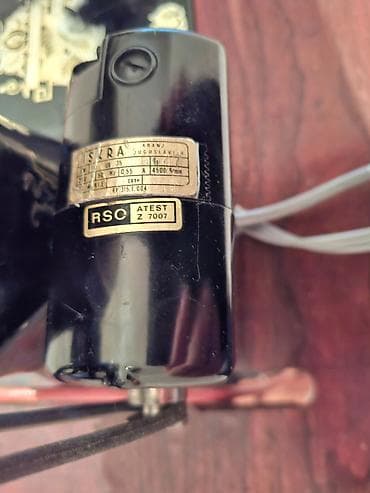 Irons: Šivaća mašina SINGER ORIGINAL sa elektromotorom, u odličnom at lalafo.rs — 7 Irons: Šivaća mašina SINGER ORIGINAL sa elektromotorom, u odličnom — 7